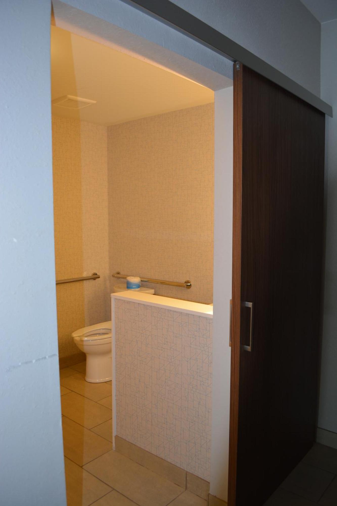 Holiday Inn Express & Suites Либерал Екстериор снимка