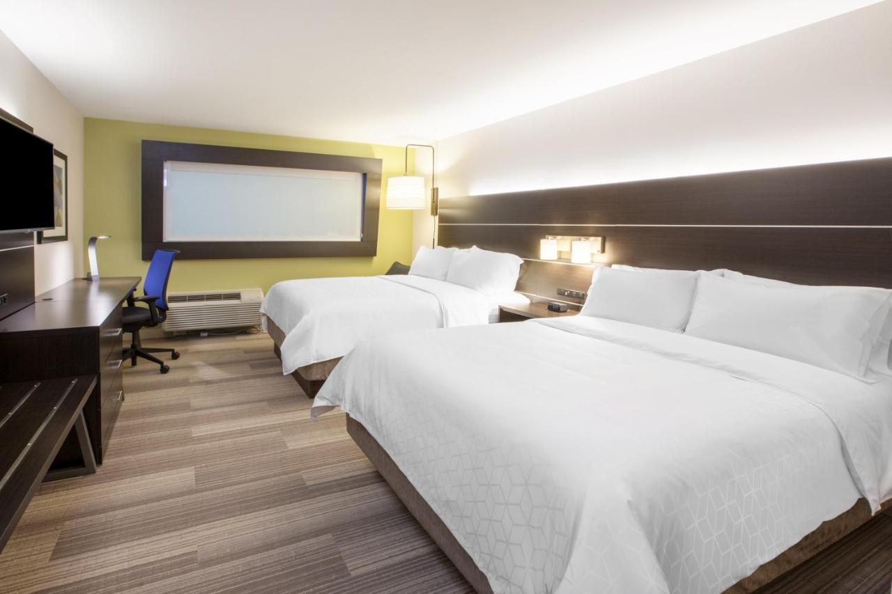 Holiday Inn Express & Suites Либерал Екстериор снимка